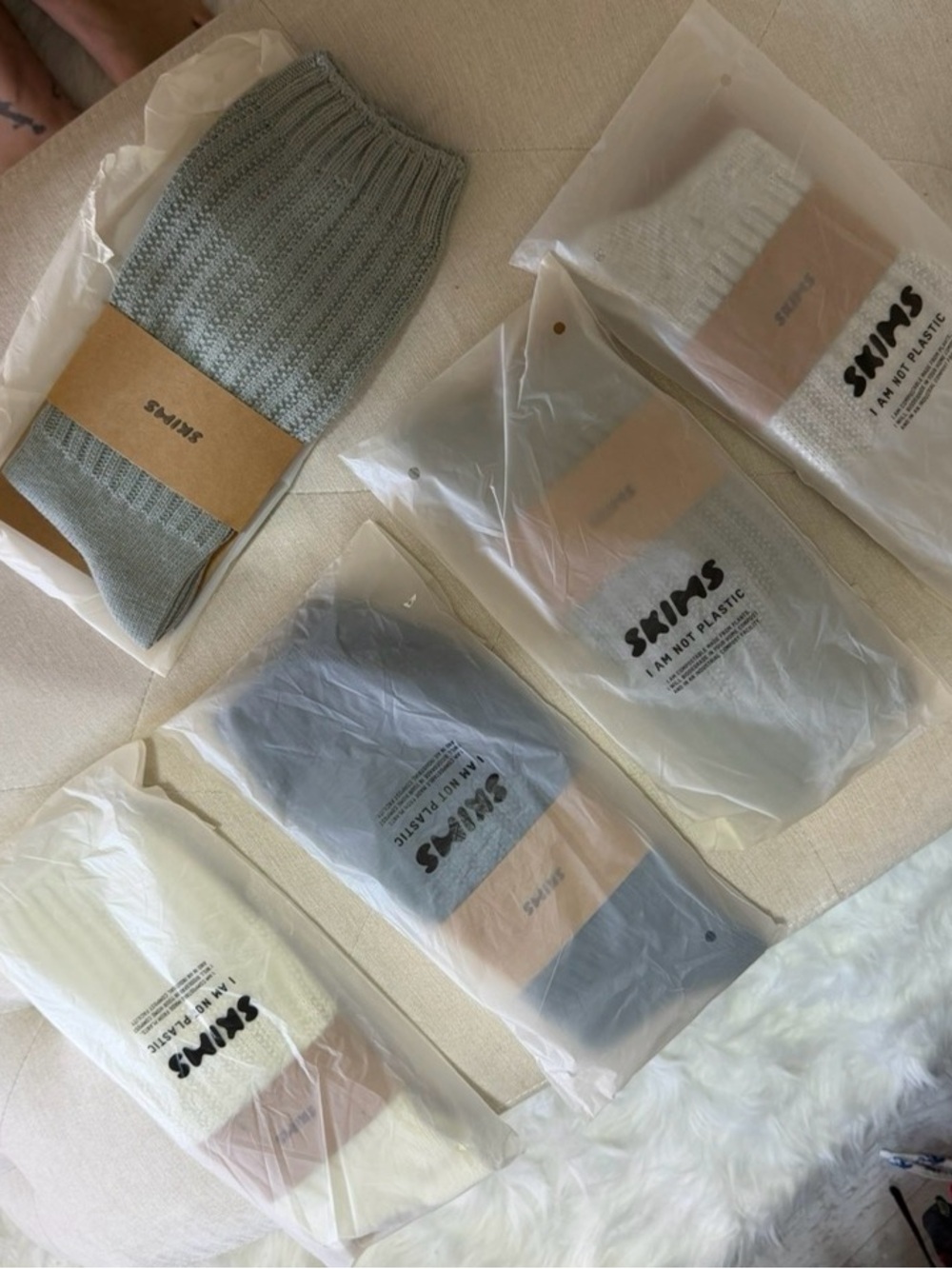 SKIMS slouchy Socks – Light Gray and Cream -message for bundle-